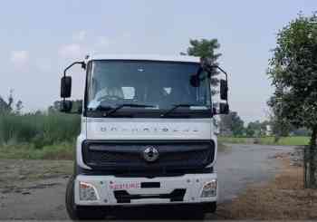 BharatBenz 2826R Tanker photo 1
